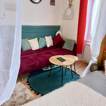 Studio Du Voyage Gare D Auray Brech Екстер'єр фото